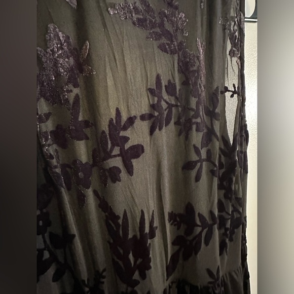 Forever 21. Black Floral Mini Dress. - Picture 4 of 5